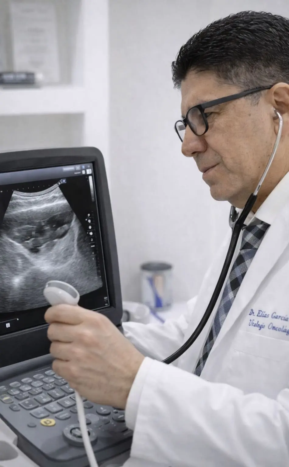 Primera consulta urológica con el Dr. Elías García García en Ecatepec