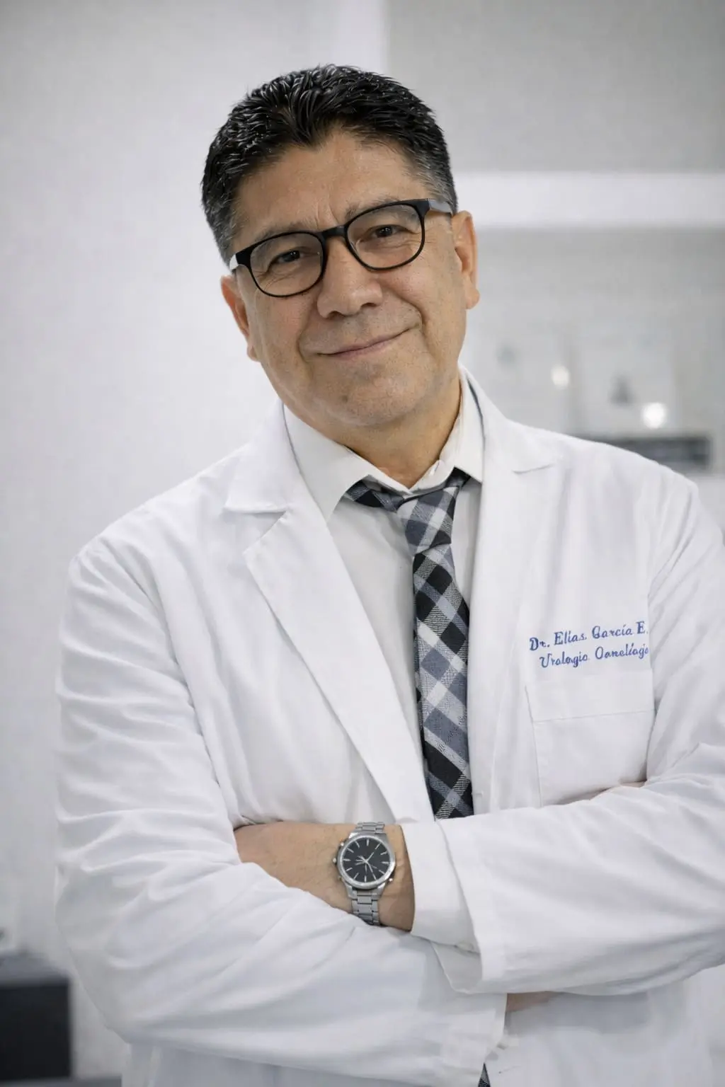 Dr. Elías García García, urólogo en Ecatepec